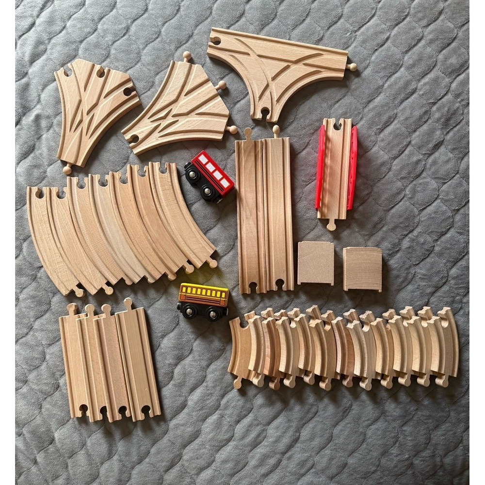 Wooden train track like new 33 pieces